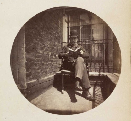 Kodak_Uomo_che_legge