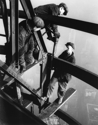 Lewis Wickes Hine - Empire State Building, 1930 Lewis Wickes Hine - Empire State Building, 1930